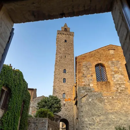 Casa Costarella - *